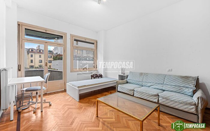 Appartamento con 5 locali in vendita in Via Luigi Galvani, Milano