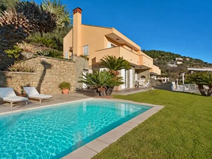 Casa con 6 locali in vendita in Via Case Palmeira, Ventimiglia