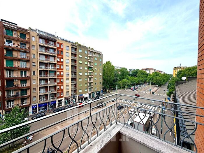 Appartamento trilocale in affitto in Viale Carlo Troya, Piazza Napoli, Milano