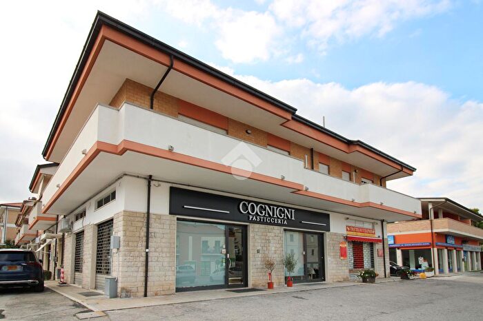 Appartamento trilocale in vendita in Via Gino Nibbi, Porto San Giorgio