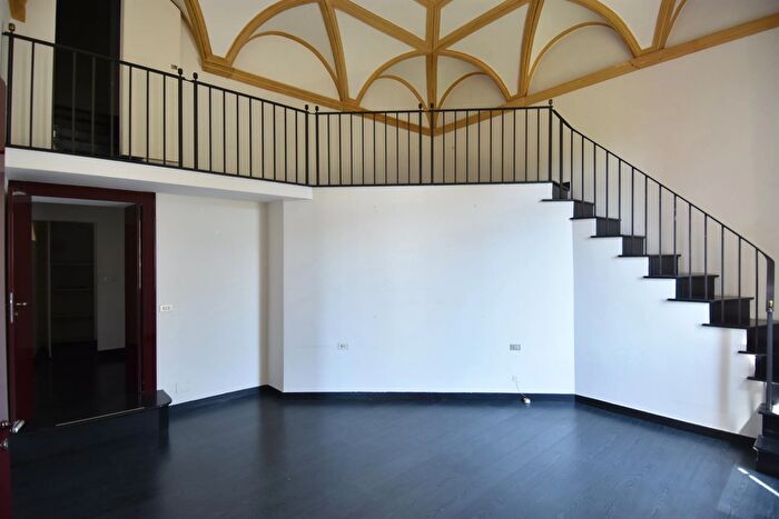 Appartamento con 8 locali in affitto in Via Pontini, Genova