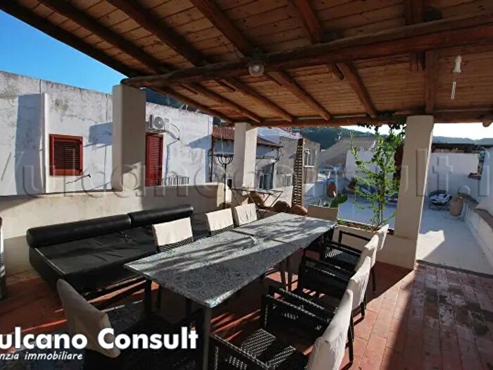 Appartamento trilocale in vendita in Via Giuseppe Garibaldi, Lipari