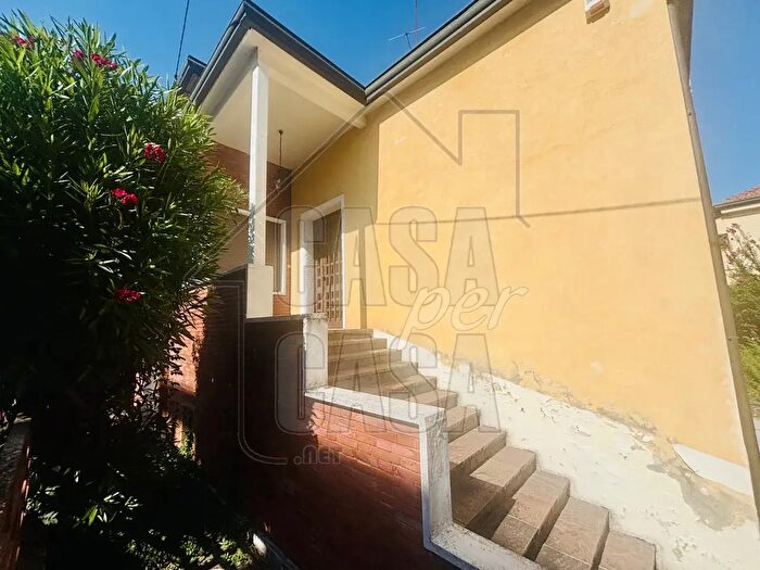 Casa con 6 locali in vendita in Via San Massimo, Padova