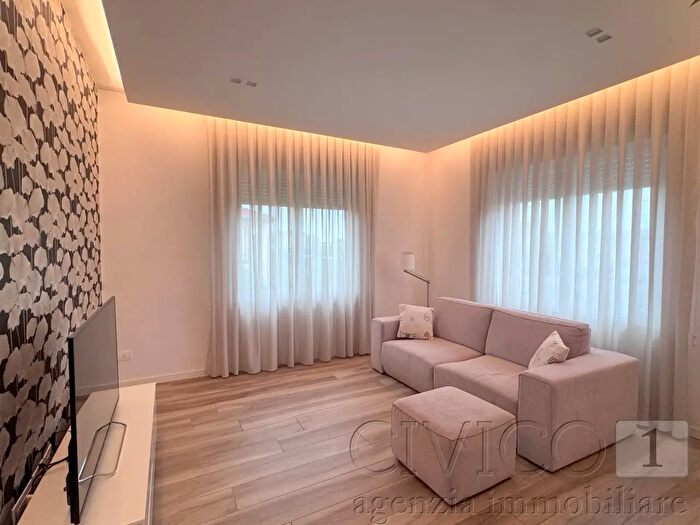 Casa con 9 locali in vendita in Strada Saviabona, Vicenza