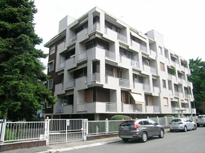 Appartamento con 5 locali in vendita in Via Giambattista Vico, Novara