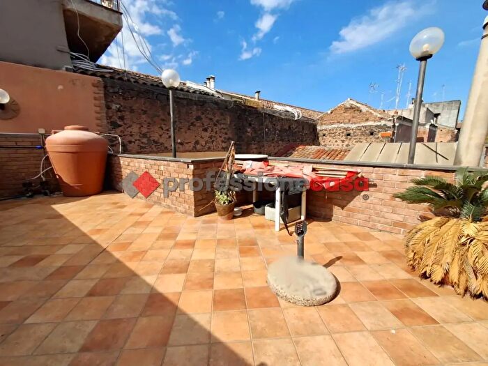 Appartamento con 6 locali in vendita in Via della Lettera, Catania
