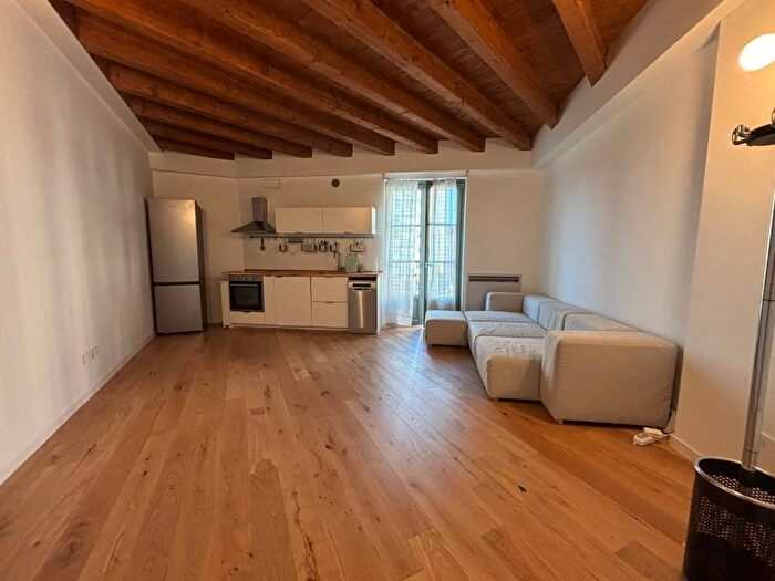 Appartamento bilocale in affitto in Via Bonaventura Zumbini, Famagosta, Milano