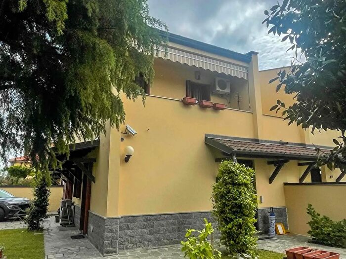 Casa quadrilocale in vendita in Vigevano