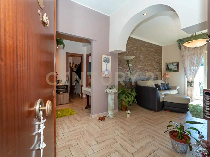 Appartamento trilocale in vendita in Via Antonio Stoppani, Catania