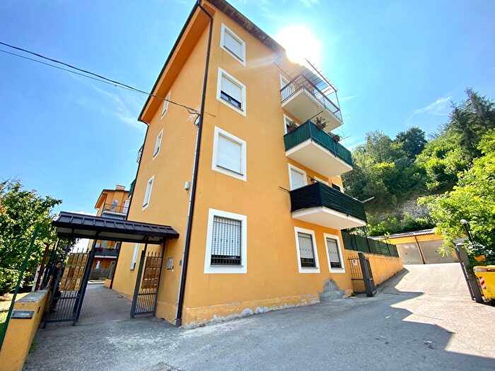 Appartamento con 5 locali in vendita in Via Monviso, Dogliani