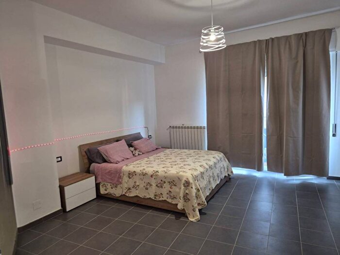 Appartamento quadrilocale in affitto in Via Luigi Pascali, San Leonardo, Catanzaro