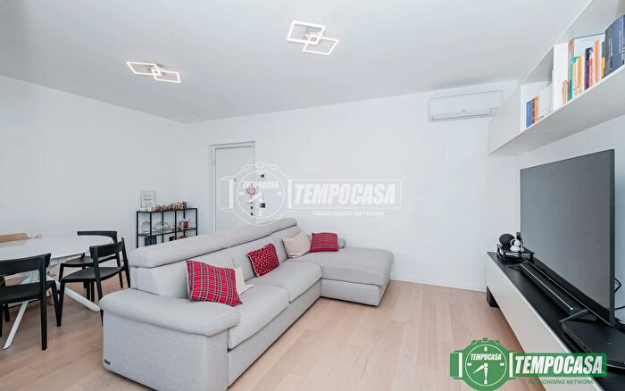 Appartamento trilocale in vendita in Via Romagna, San Giuliano Milanese