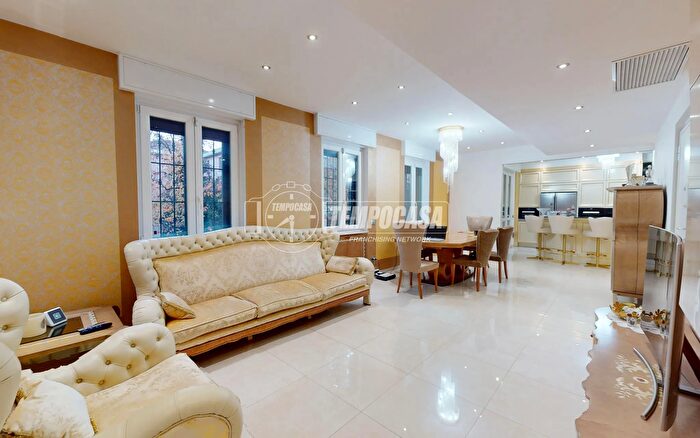 Appartamento quadrilocale in vendita in Via Mascagni, Cinisello Balsamo