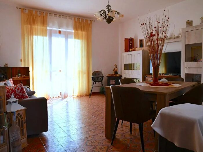 Appartamento con 5 locali in vendita in Formia