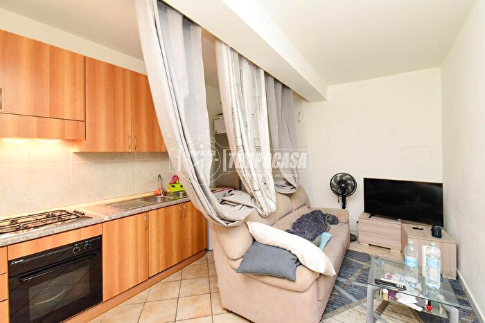 Appartamento bilocale in vendita in Via Montello, Cantu