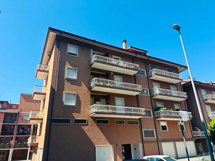 Appartamento quadrilocale in affitto in Via Lussemburgo, Pettino Cansatessa, L'Aquila