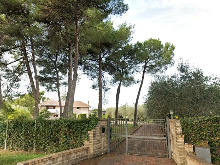 Casa con 6 locali in vendita in Via del Casale di San Nicola, Roma