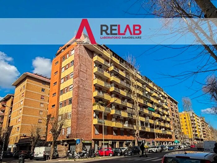 Appartamento bilocale in vendita in Via Oderisi da Gubbio, Roma