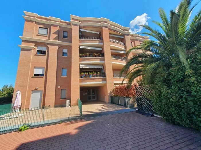 Appartamento trilocale in vendita in Via Gabriele dAnnunzio, Assisi