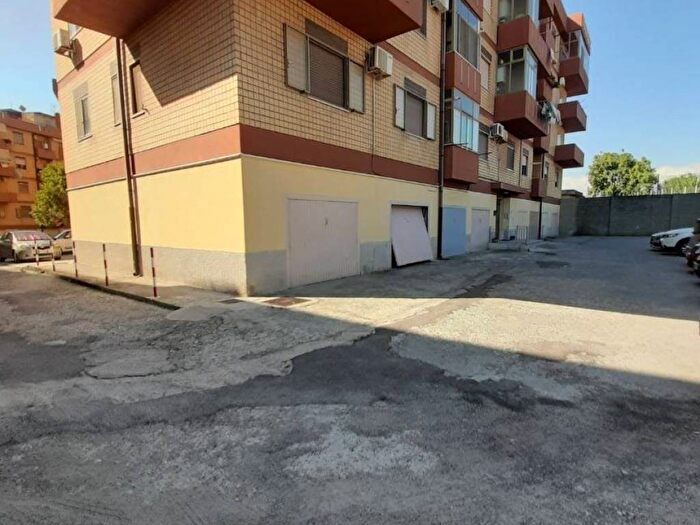Appartamento quadrilocale in affitto in Via Crotone Vico, Catanzaro Lido, Catanzaro