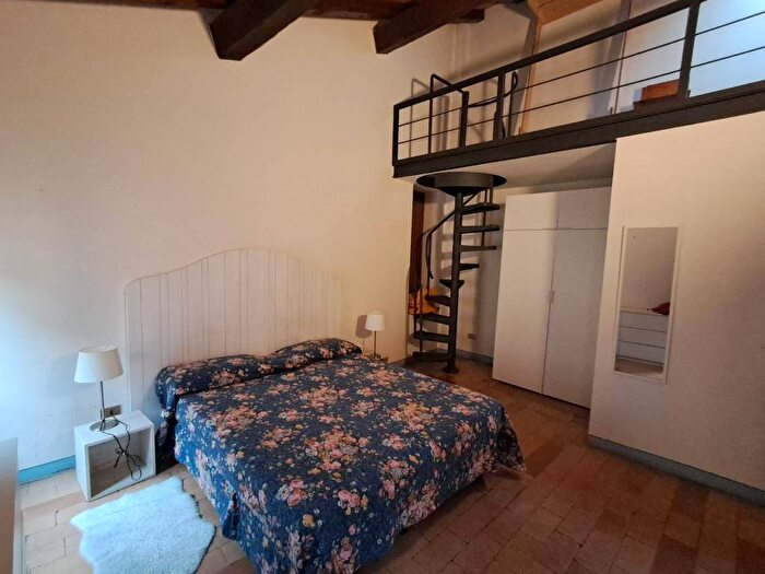 Appartamento quadrilocale in affitto in Via Squadroni, Centro Storico, Reggio Emilia