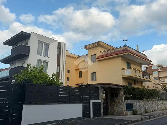 Casa con 7 locali in vendita in Via Giuseppe di Vittorio, Volla