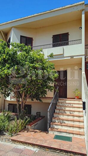 Casa quadrilocale in vendita in Via Lanusei Snc, Oristano