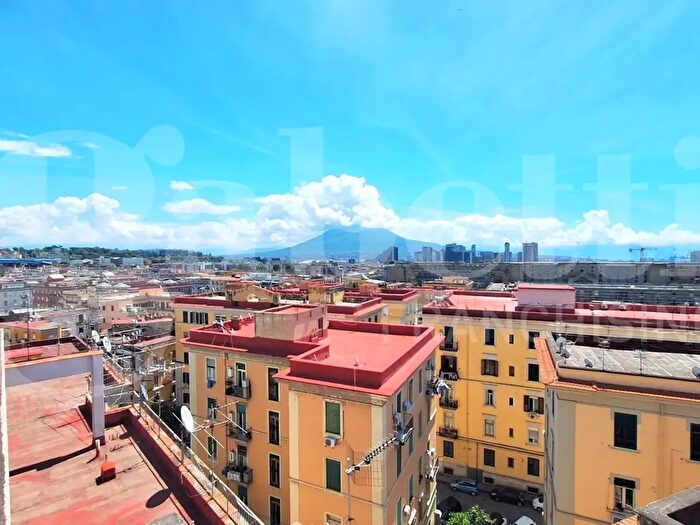 Appartamento quadrilocale in vendita in Vico SantEframo Vecchio, Napoli