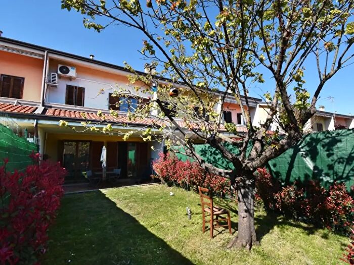 Casa con 6 locali in vendita in Via Don Mosetto, Ivrea