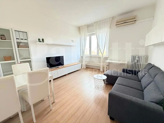 Appartamento bilocale in affitto in Piazzale Martini, Milano