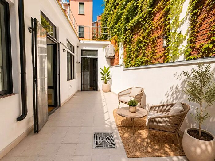 Appartamento trilocale in vendita in Via Osoppo, Milano