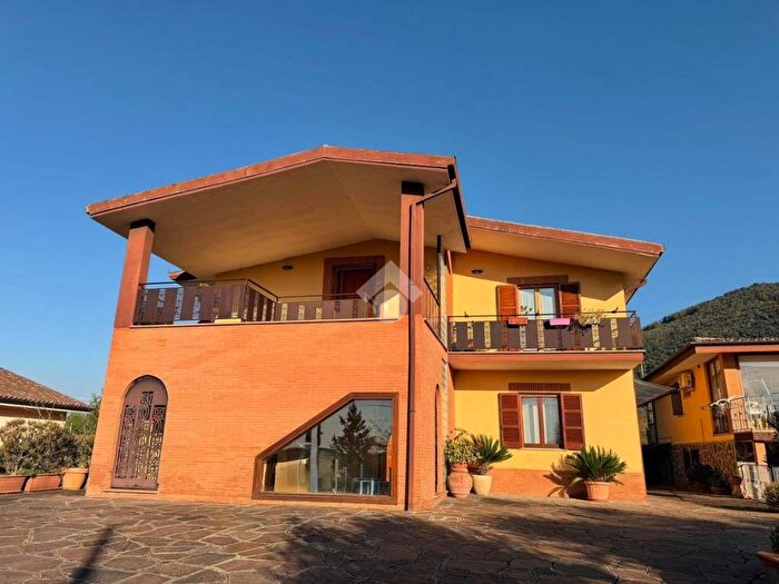 Appartamento quadrilocale in affitto in Via Colle Bracchi, Centro, Colleferro