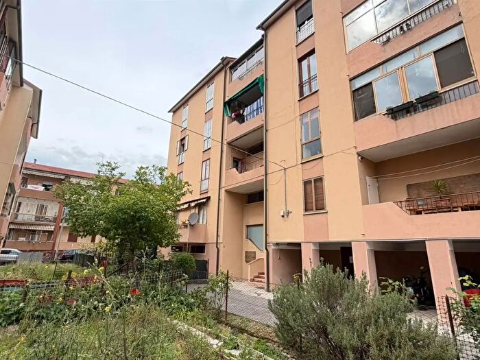 Appartamento con 6 locali in vendita in Via Magrini, Vicenza