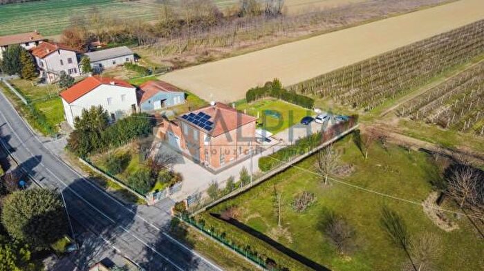 Casa con 6 locali in vendita in Via Sauro Babini, Ravenna