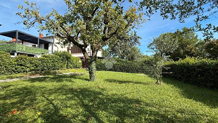 Appartamento bilocale in vendita in Via del Pilandro, Desenzano Del Garda