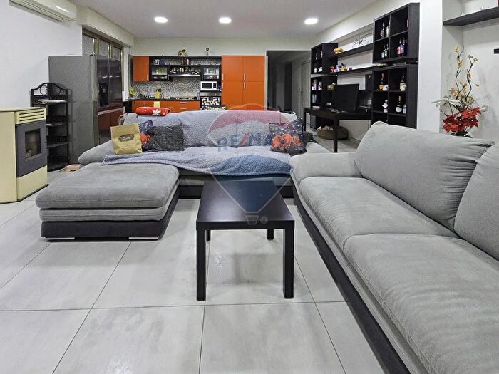 Appartamento con 10 locali in vendita in Via Tavo, Pescara