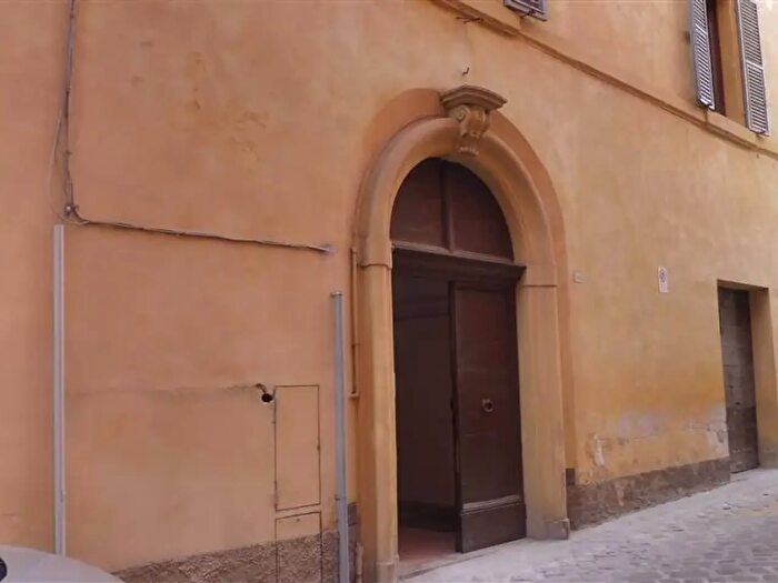 Appartamento con 8 locali in vendita in San Severino Marche