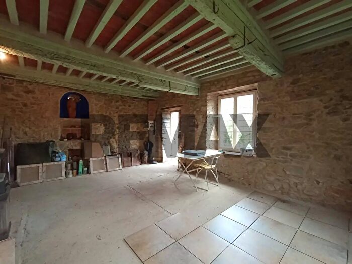 Casa con 10 locali in vendita in Bagni Di Lucca