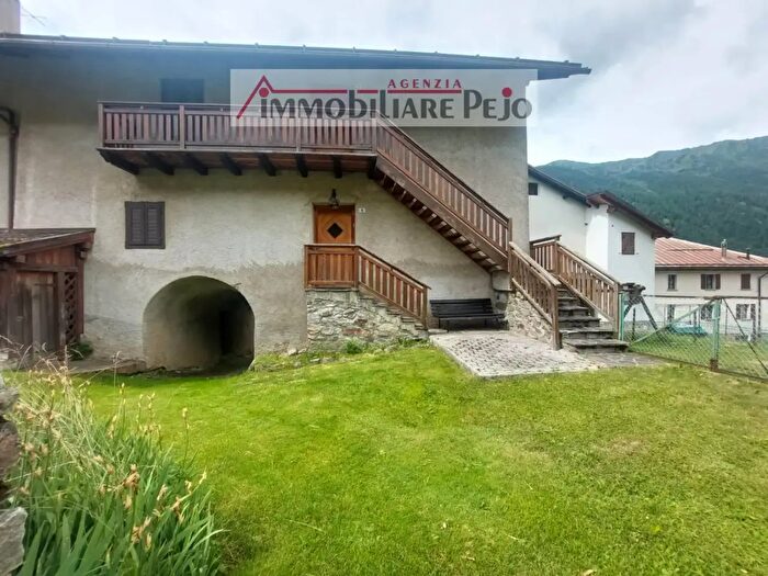 Casa con 6 locali in vendita in Via Via Don Giuseppe Arvedi, Peio