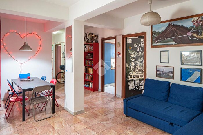 Appartamento quadrilocale in vendita in Via Sorrento, Roma