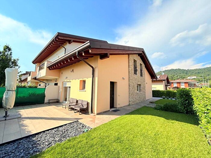 Casa quadrilocale in affitto in Via Vittime delle Deportazioni, Adro