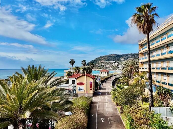 Appartamento bilocale in vendita in Via Barabino, Sanremo