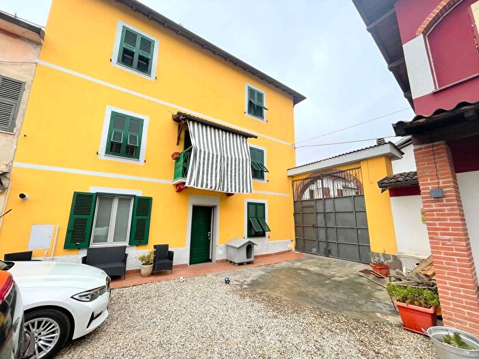 Casa con 5 locali in vendita in Pozzolo Formigaro