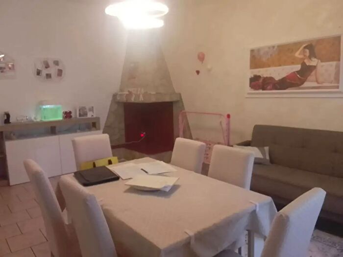 Appartamento quadrilocale in vendita in Piazza Brodolini, Taranto