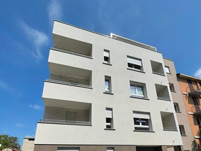 Appartamento trilocale in affitto in Via Raimondo Montecuccoli, Bande Nere, Milano