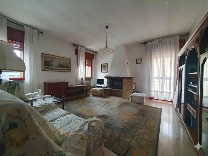 Casa con 7 locali in vendita in Albignasego