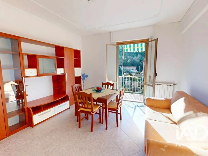 Appartamento con 5 locali in vendita in Via Agostino Lombardi, Genova