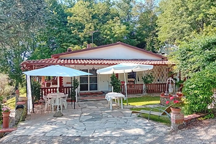 Casa quadrilocale in vendita in Fivizzano
