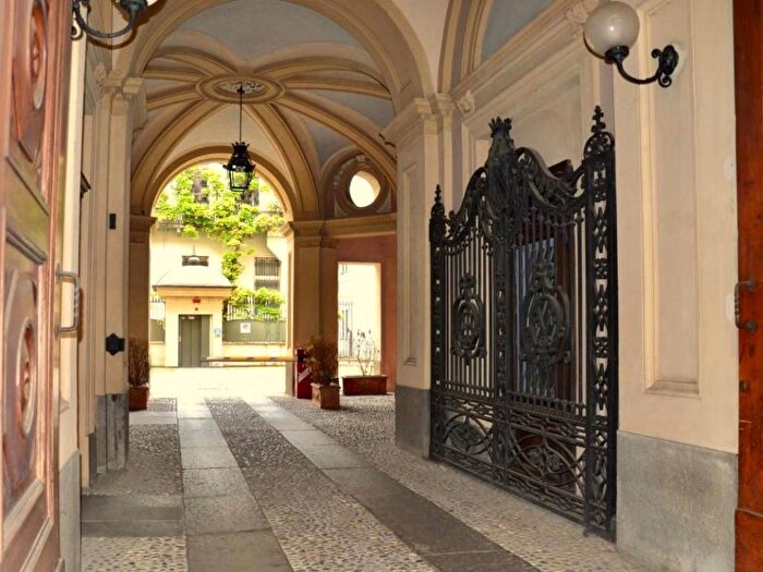 Appartamento bilocale in affitto in Via Vittorio Alfieri, Piazza Solferino Corso Matteotti, Torino