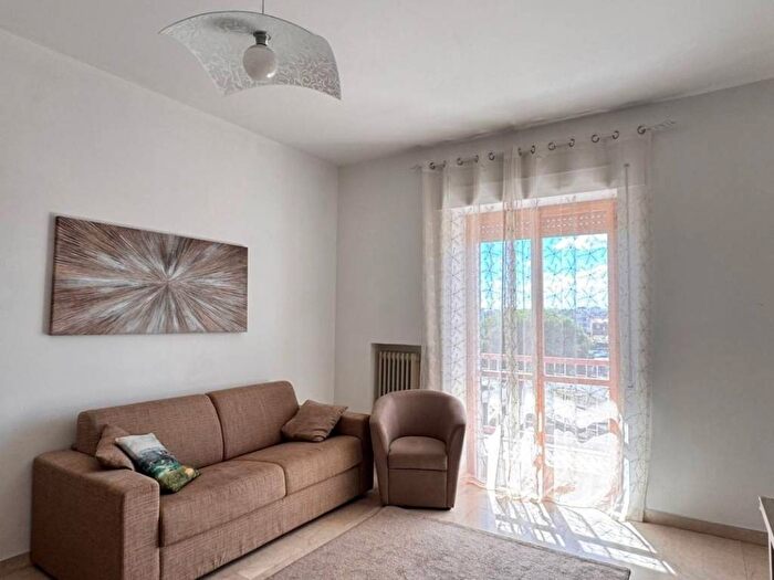 Appartamento quadrilocale in affitto in Via America, Centro, Termoli